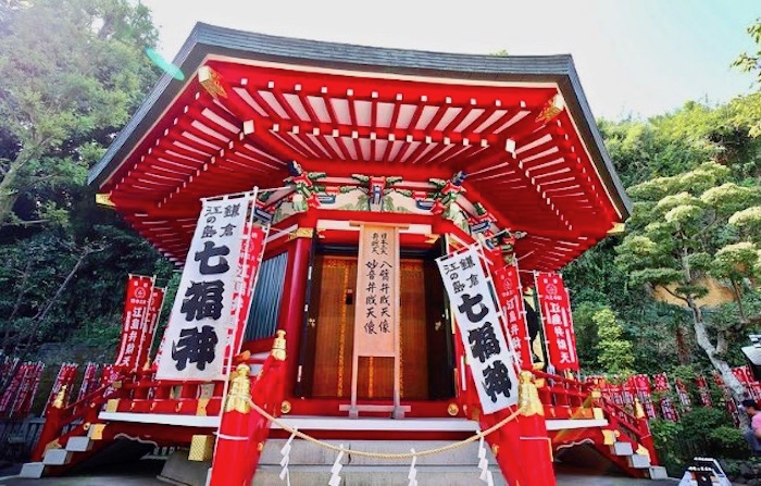 御朱印は…】江島神社「奉安殿（弁天堂）」の源頼朝の弁財天像とは